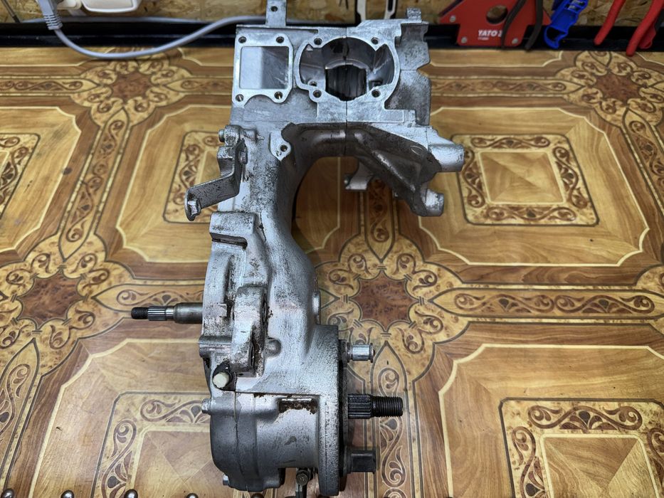 Картера Honda Dio 18,25,27,28 AF18E товстий вал (блок, двигун, мотор)