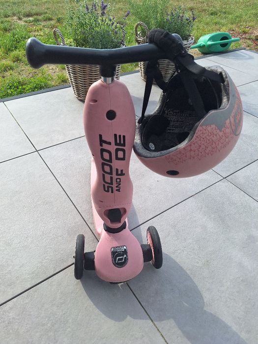 Hulajnoga Scoot and Ride z kaskiem