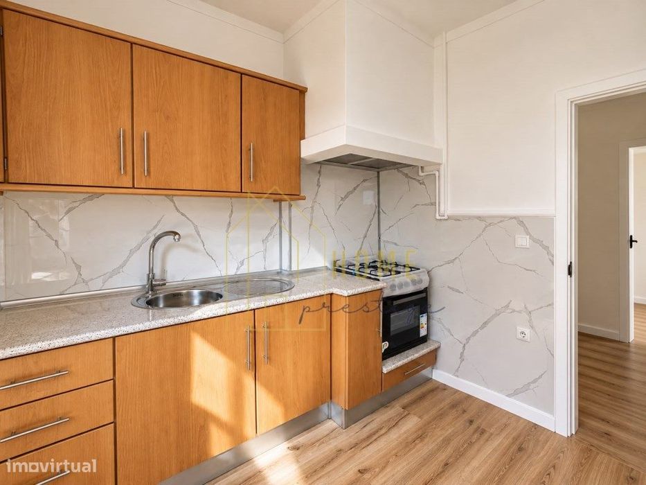 Apartamento T2 Remodelado, Baixa Da Banheira
