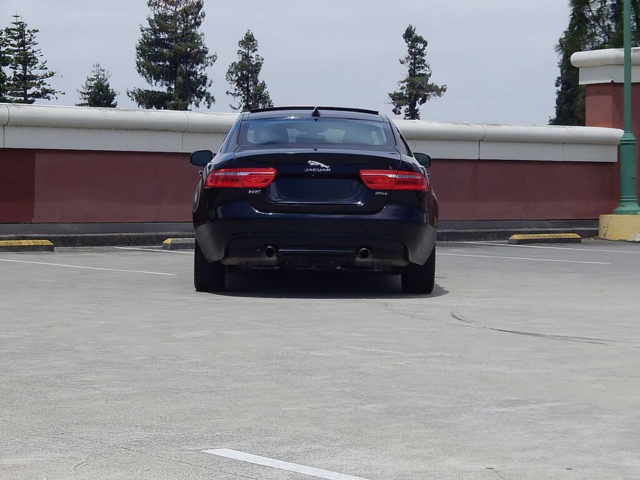 Jaguar XE 25t      2018