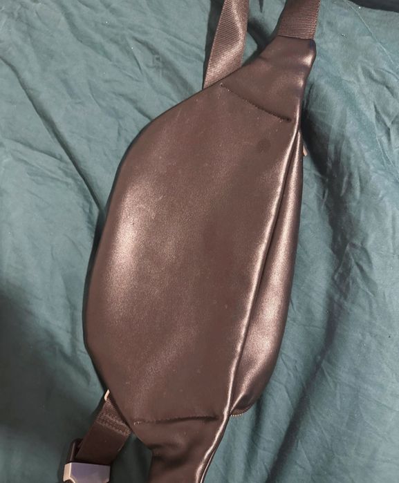 Bolsa de cintura da Guess