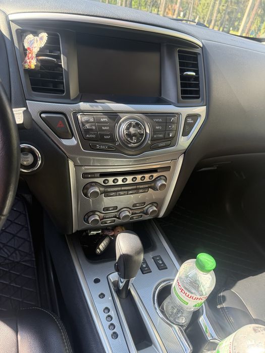 Продам Nissan pathfinber 2019