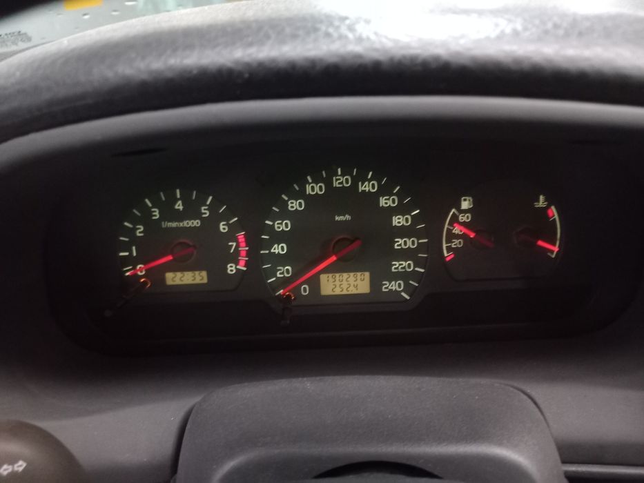 Volvo v40 1.6 de 1997 com 190.000 km's