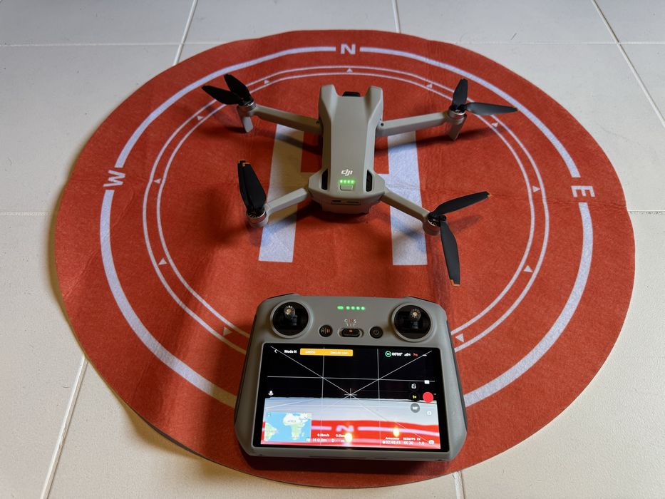 Drone DJI Mini 3 + Comando RC + 2 Baterias + Carregador + lentes Estoj