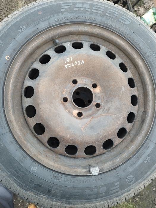 Продам зимову резинку з дисками195/65-R16C