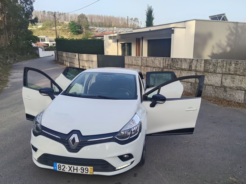 Renault Clio 0.9 TCE limited..só 69 mil km.nacional