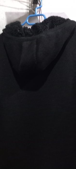 Carapuço preto com pelo