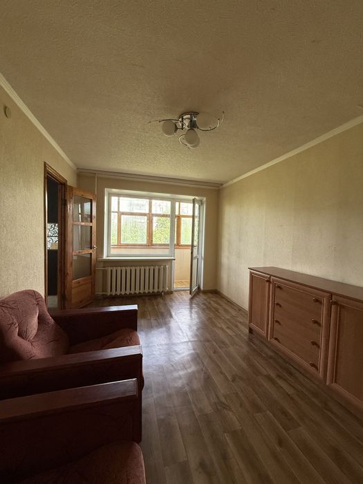 Трикімнатна з меблями 3 кімн 11 школа Полтава Акваарена 45 999 $