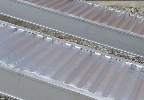 Najazdy aluminiowe 3m do 4050kg, szybka dostawa kurierem