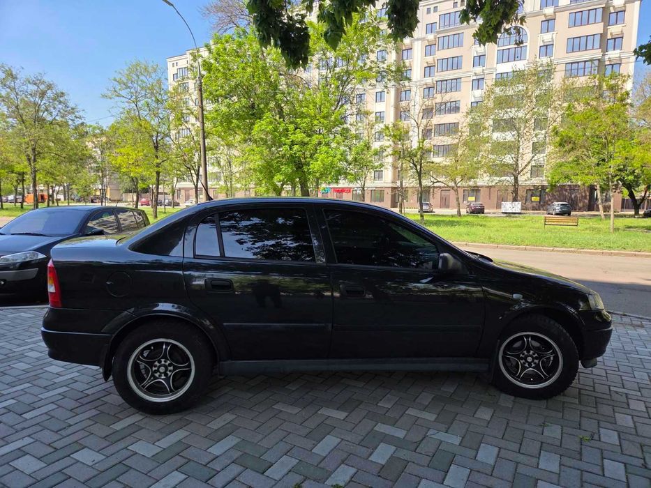 Продам Opel Astra 2006р. Один власник з автосалону, рідний пробіг!