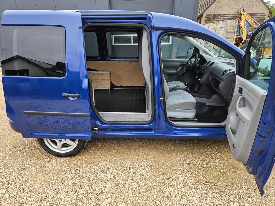 VW Caddy 2.0 140KM VAT-1