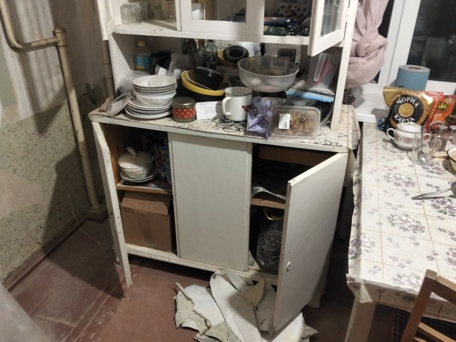 Раритет!!! Столовый креденс/буфет с резьбным стеклом. Оригинал