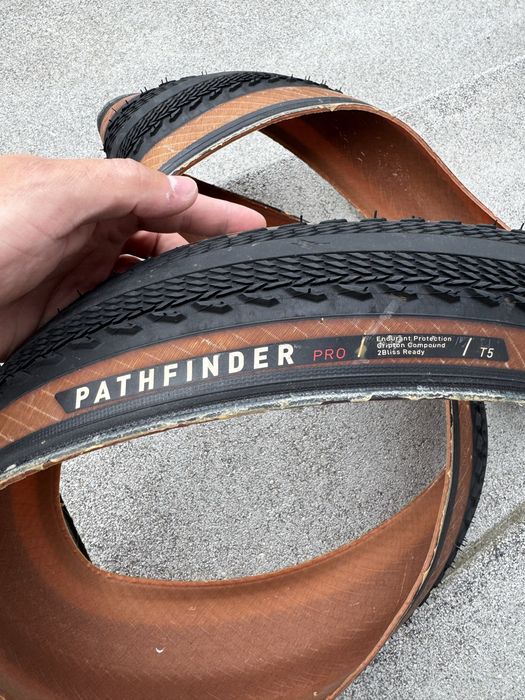 Opona specialized pathfinder pro 700x42c