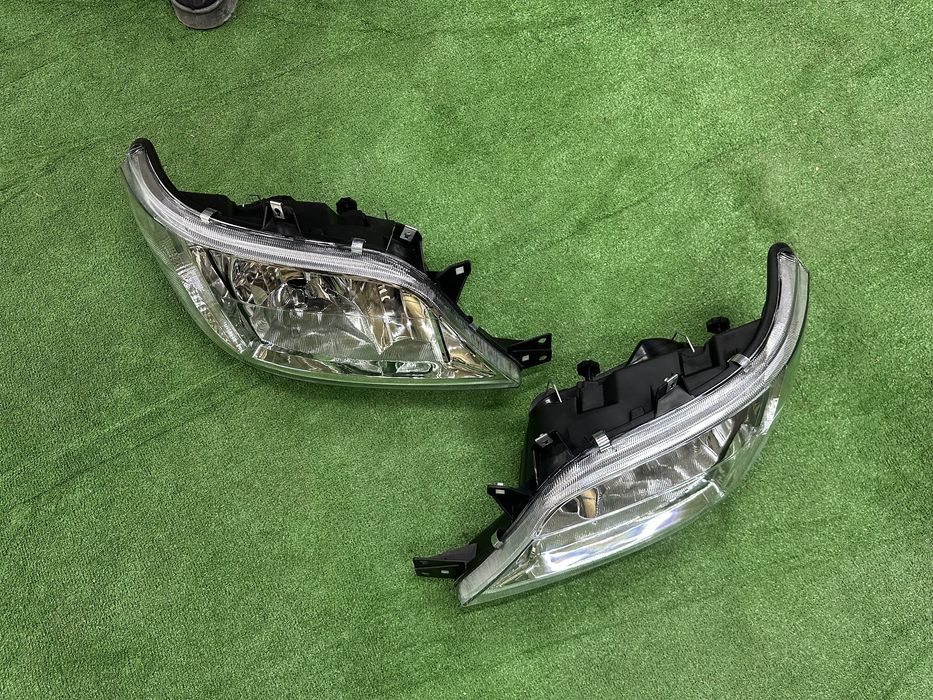 Фара Mercedes Sprinter 2000-2006