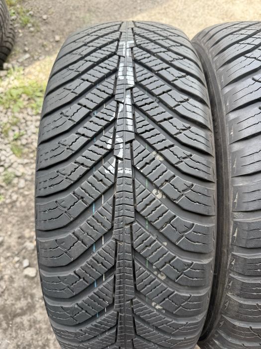 Opony wielosezonowe 235/65/17 Kumho 2szt 7,2mm