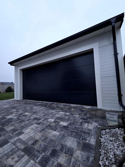 Garaż z płyty warstwowej