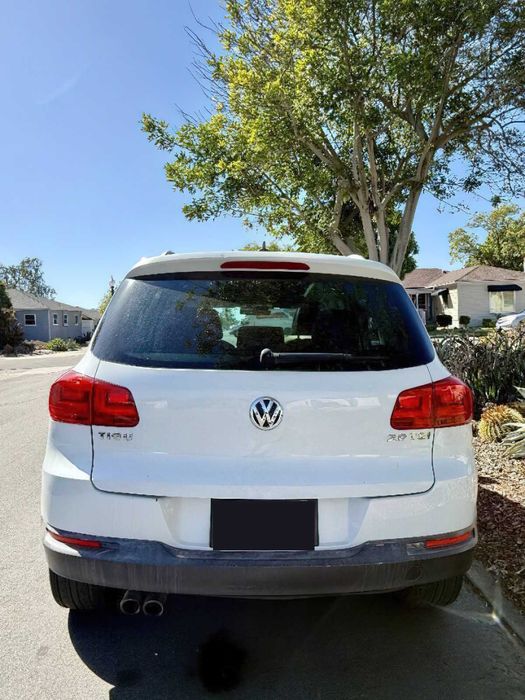 Volkswagen Tiguan      2015