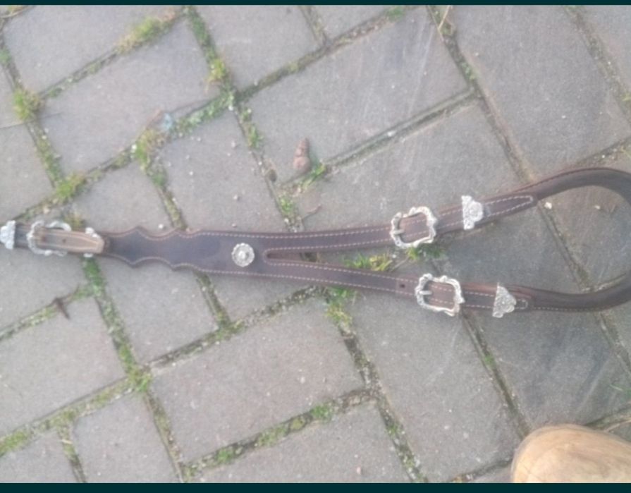 Sela relvas fabrico nacional. Como nova.