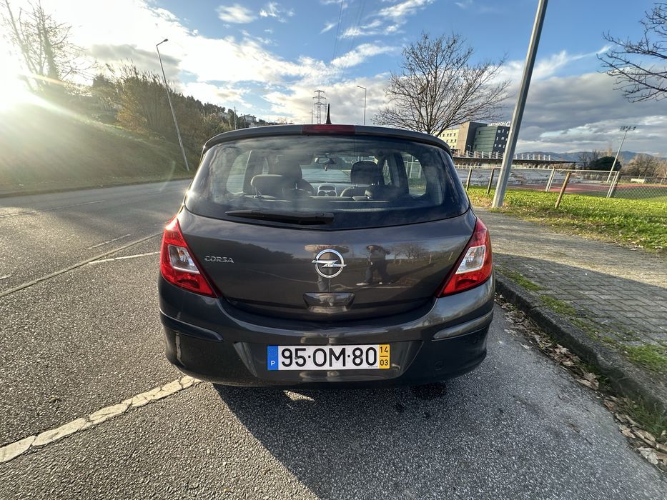 Opel corsa colour edition 1.2cc 85cv 2014