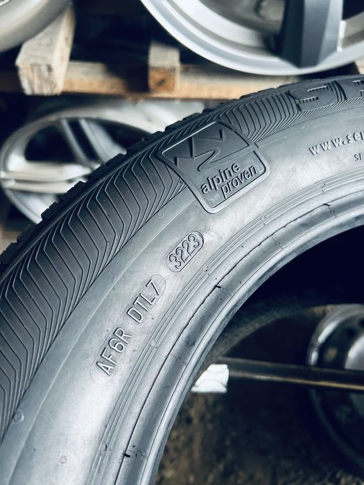 Шини Резина  Зимові 23Рік  225 55 16 Semperit Speed-Grip 2 2шт