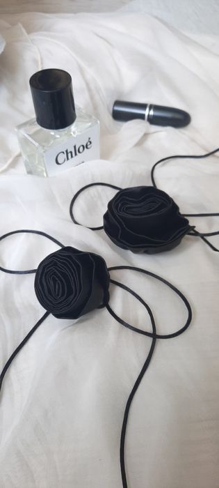 Чокер з атласною квіткою (троянда). Чокер на шею роза