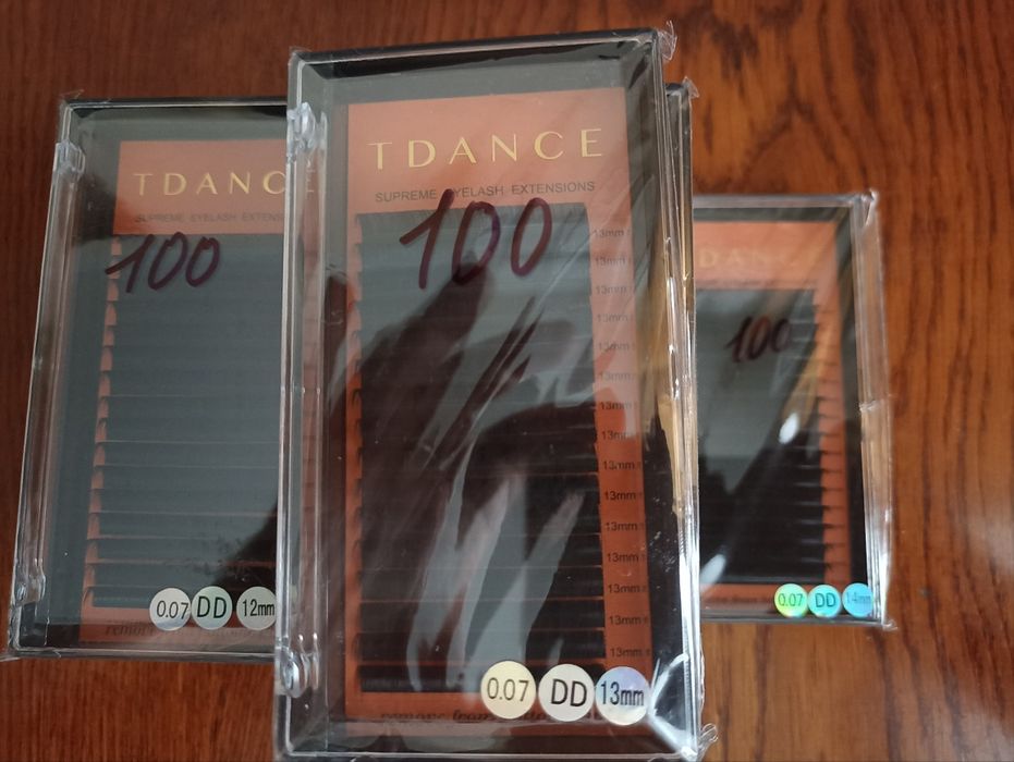 Вії для нарощування.