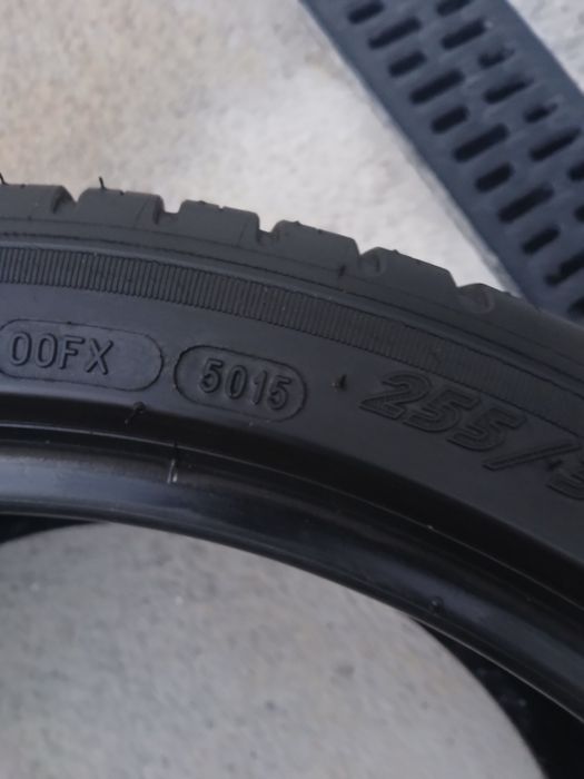 2 pneus 255 35 r18 Michelin