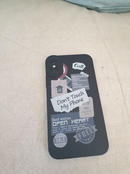 Vendo iphone xs  em muito bom estado