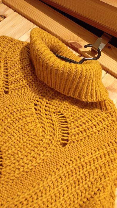 Sweter damski golf musztardowy