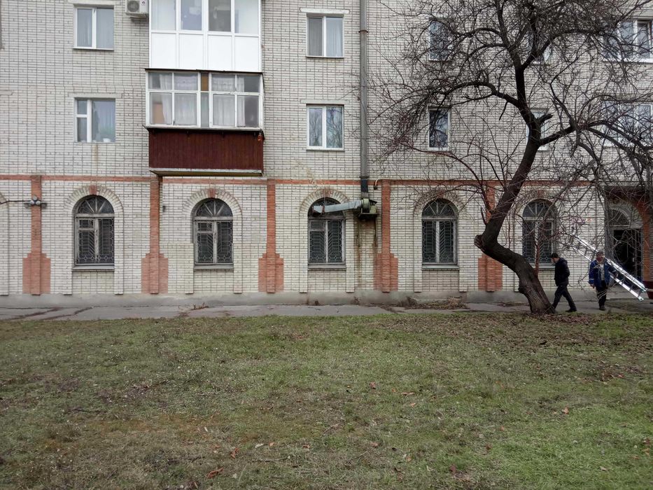 Приміщення площею 353,80 кв.м у м.Охтирка, вул. Київська