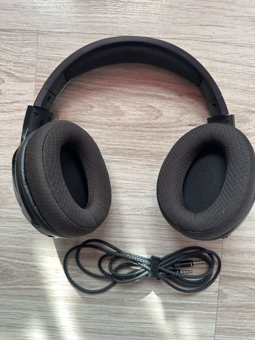 Продам ігрові навушники (гарнітури) HyperX та Razer