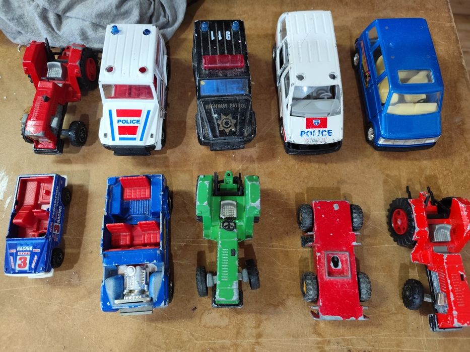 Vendo lote tratores e jipes  Majorette originais, Made in France,