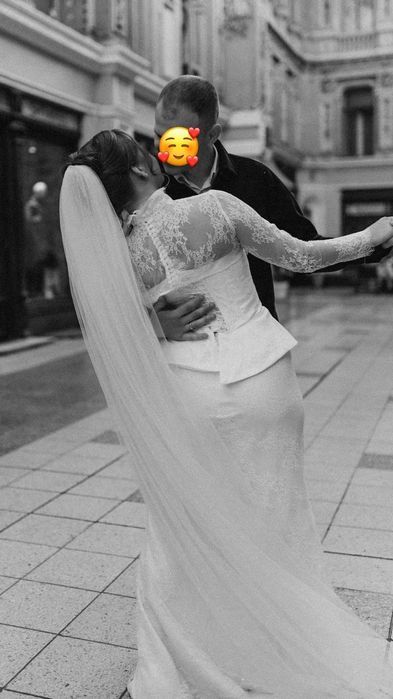 Весільна сукня з шлейфом