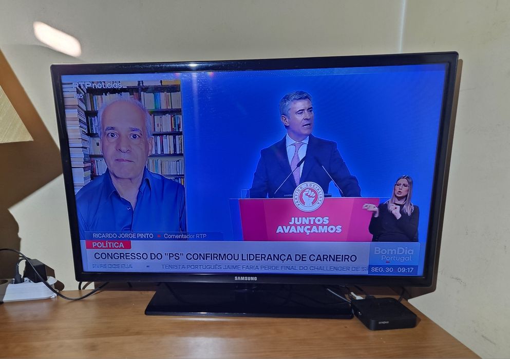 Tv led sansung 32 polegadas  UE32EH4000