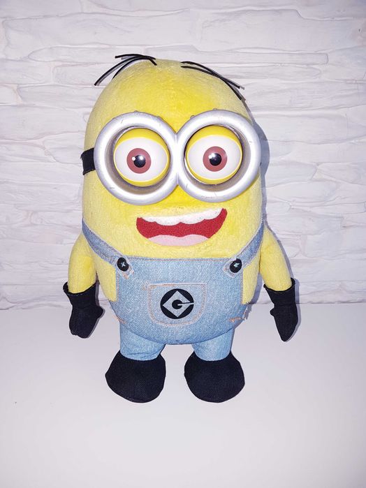 Minionki minionek    28cm interaktywny  świeci odgłosy   maskotka
