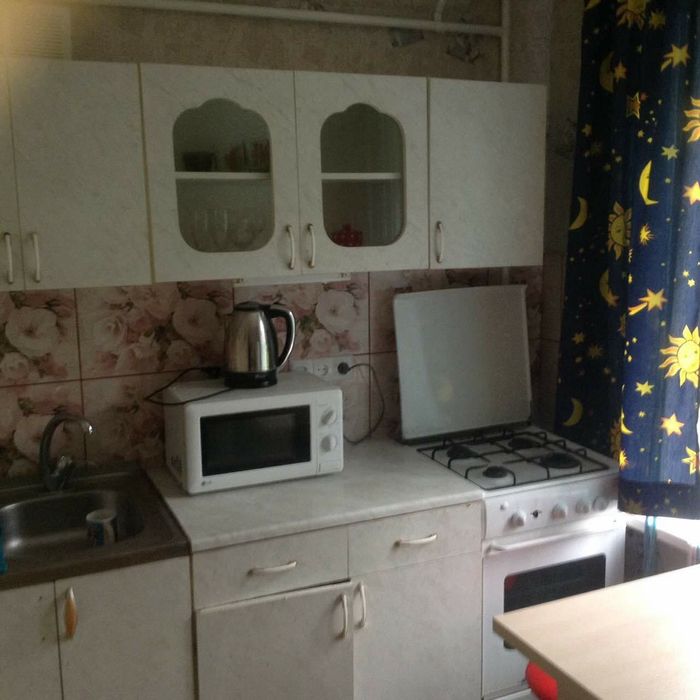 Свободна посуточно  1й этаж госпиталь вокзал