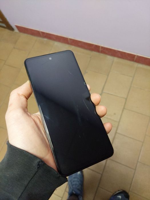 Продам телефон  Moto G04 у гарному стані.
Все працює ідеально, без про