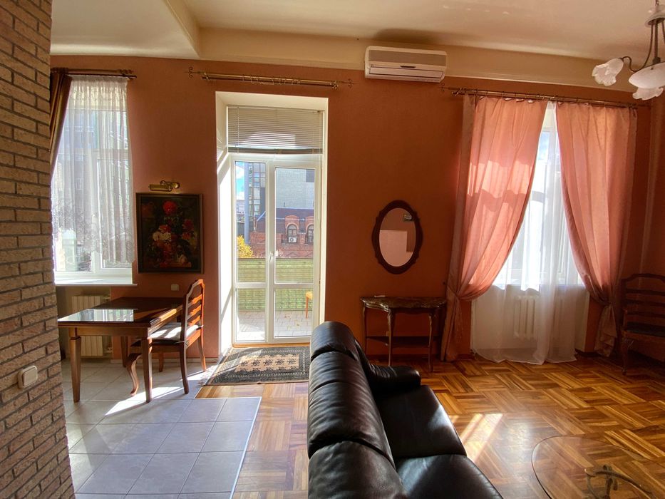 Центр , пр. Яворницкий, Мэрия . СВЕТ есть ВСЕГДА. Квартиры посуточно