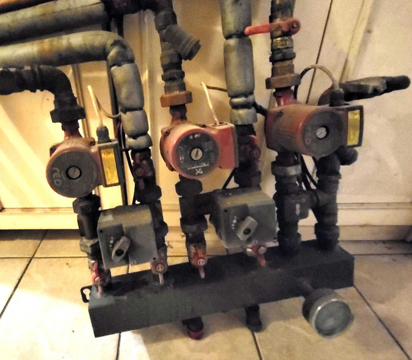 Lazar - rozdzielacz 1-3 obiegowy_ siłowniki _ pompy