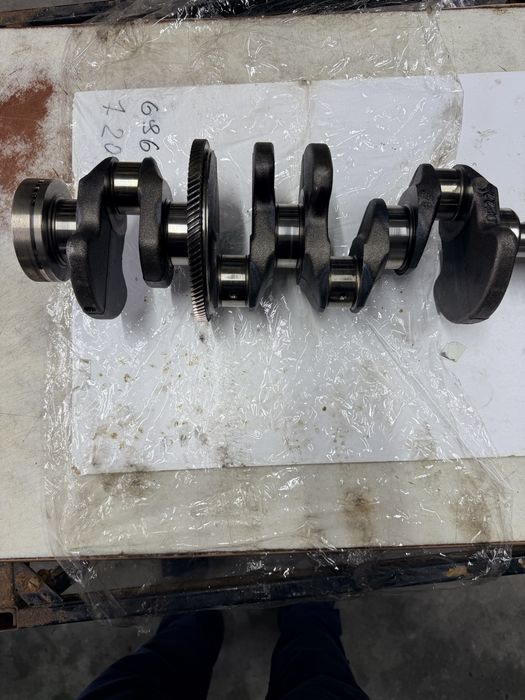 Колінвал Mercedes Benz  2.2 cdi OM  611 00 04 06 03 В ідеальному STD.