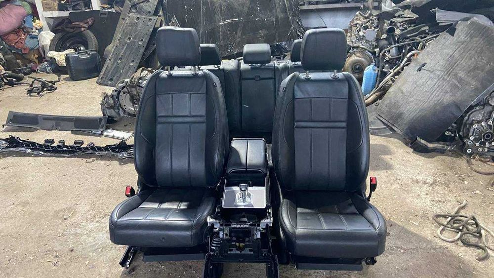 Салон сидіння взборі  Land Rover Range Rover Evoque (L551) 2019 -