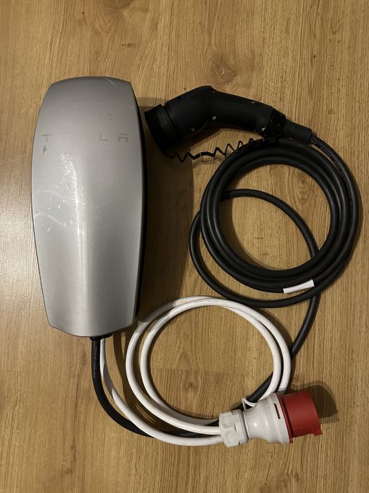 アクセサリー Tesla Wall Connector Tesla Wall Connector Gen3 Type 2 Silver – фото, відгуки