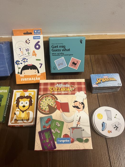 Vendo pack de cartas e jogos  ( criancas)