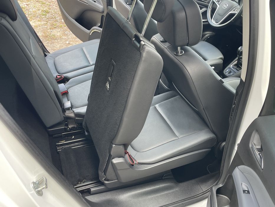 Свіжопригнана Opel Zafira Tourer 2013р.в  1.6 газ/бензин