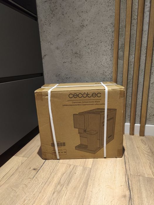 Ekspres do kawy Cecotec Cremmaet Compactccino Latte