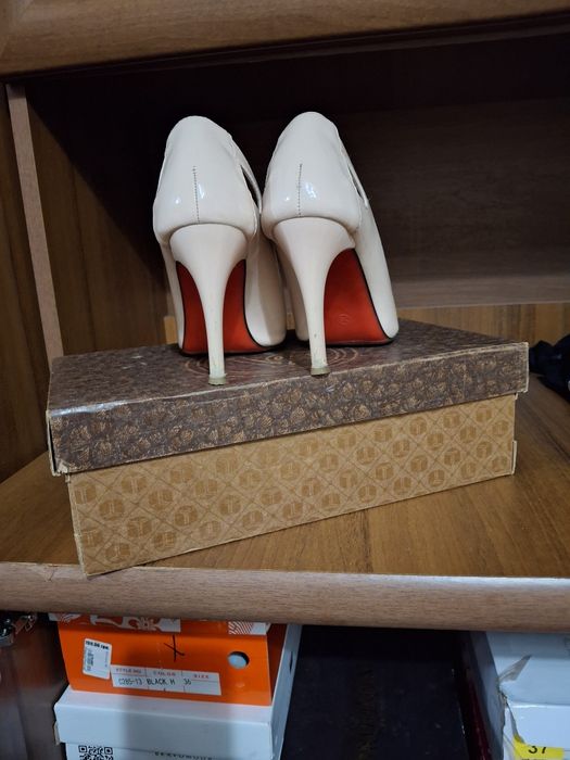 Туфлі,38 розмір,бежеві