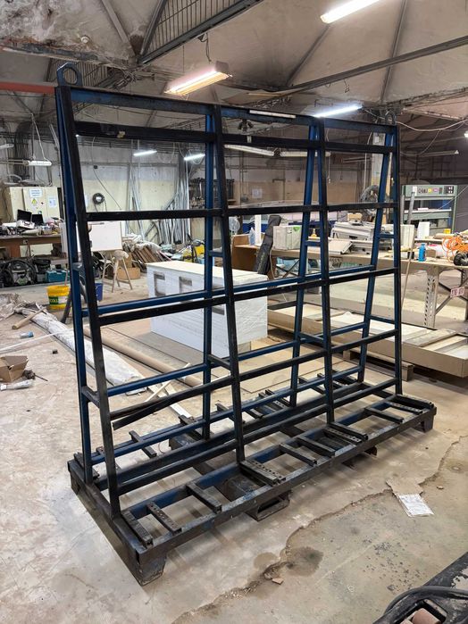 Stojak na szkło, płyty, itd.. wymiary, dł.219cm, wys.200cm, szer.90cm.