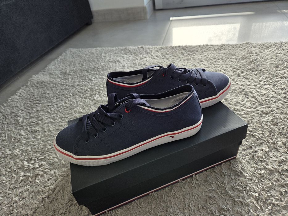 Nowe Buty Tommy Hilfiger  rozmiar 40