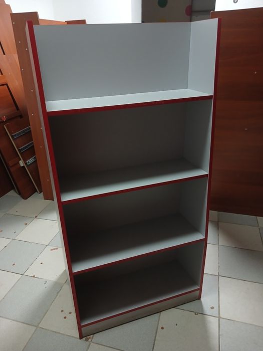 Шафа для книг або побутових речей