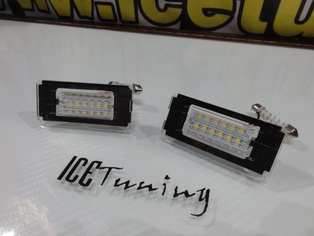 Suporte de lâmpada de matricula com led branco para Mini R56 / R57 / R58 / R59